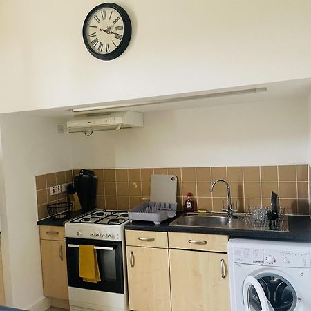 Bustling Western Apartment London Ngoại thất bức ảnh