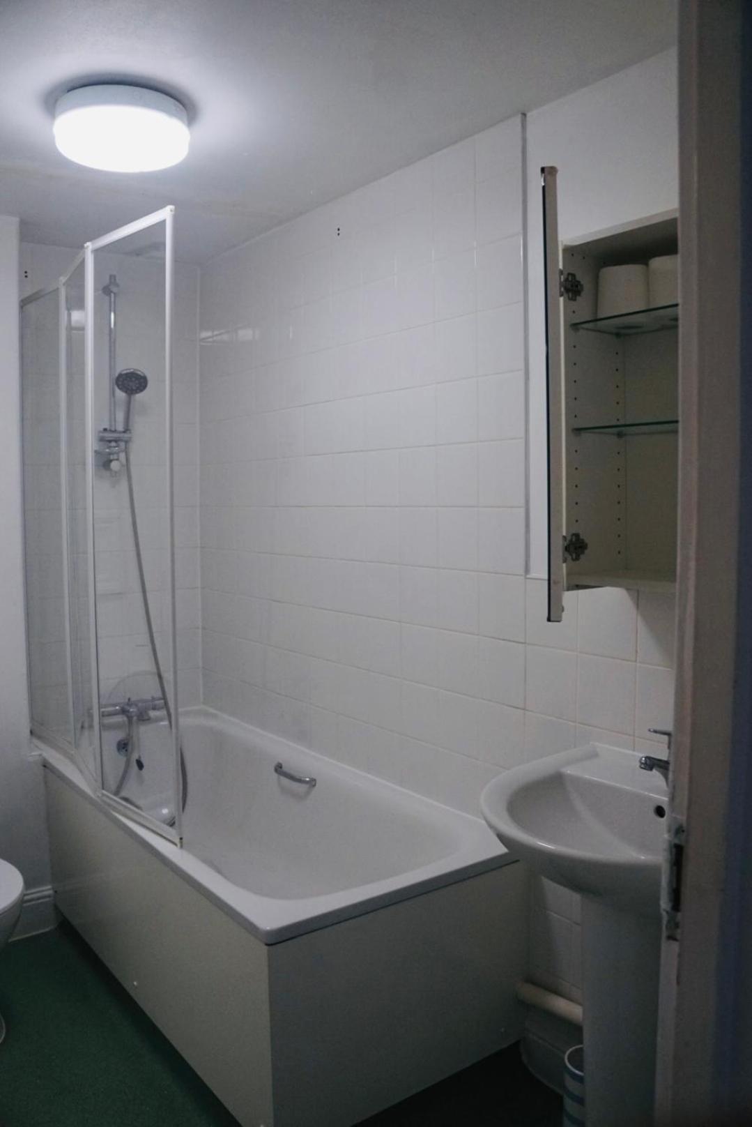 Bustling Western Apartment London Ngoại thất bức ảnh