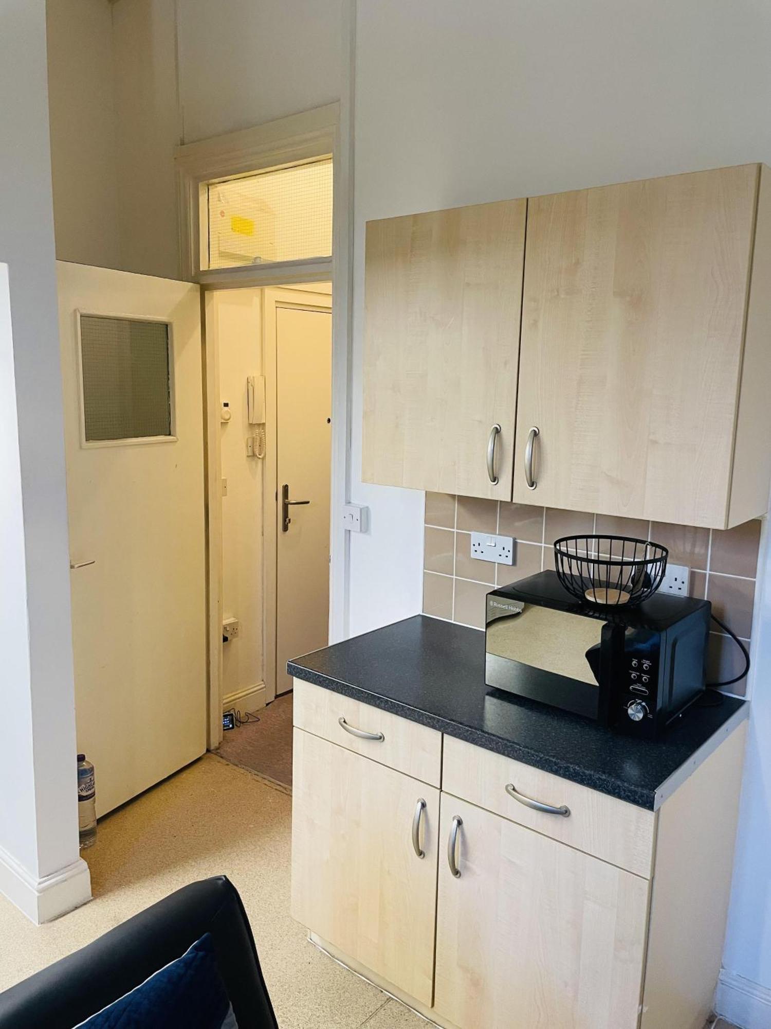 Bustling Western Apartment London Ngoại thất bức ảnh