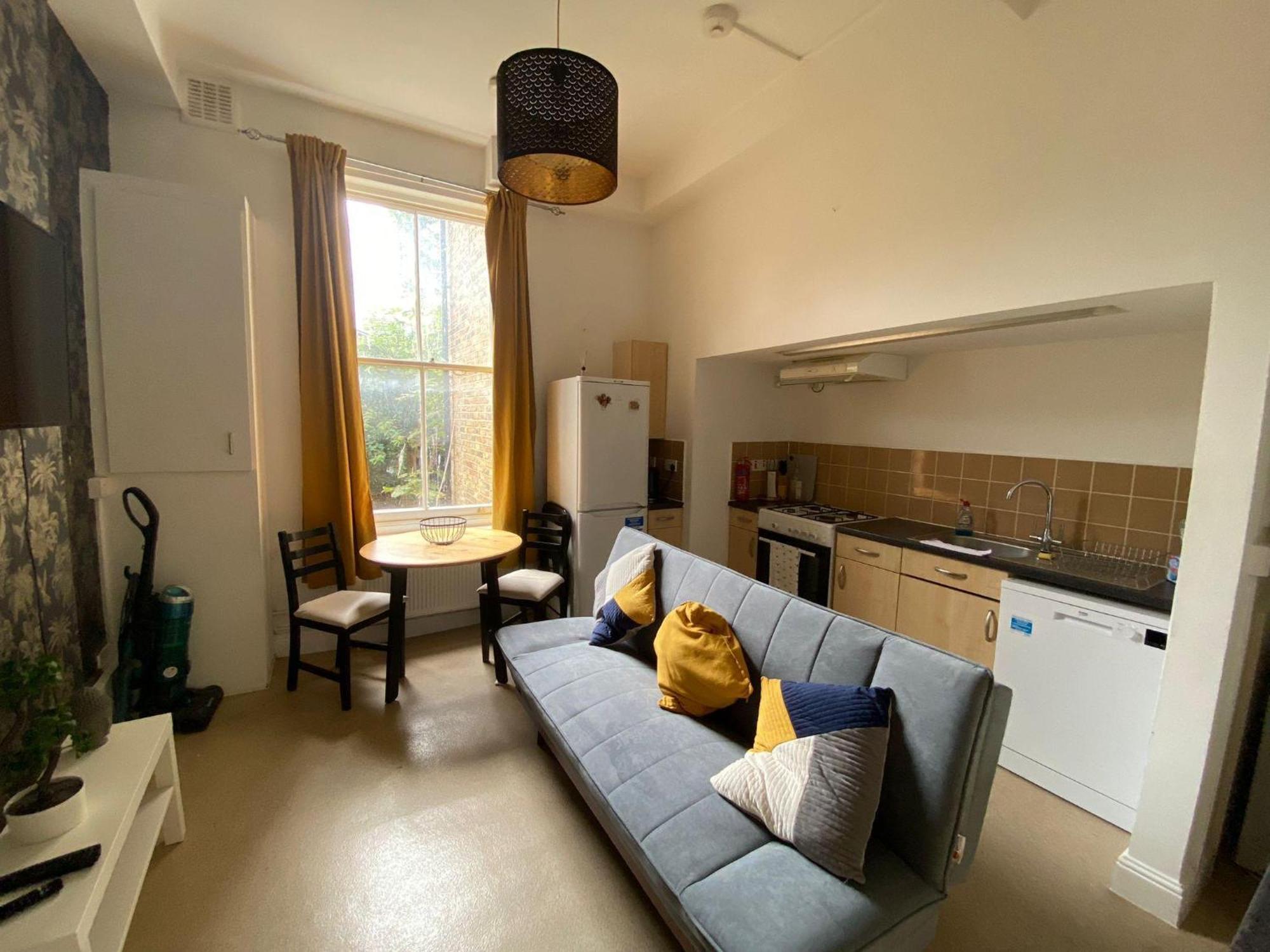 Bustling Western Apartment London Ngoại thất bức ảnh
